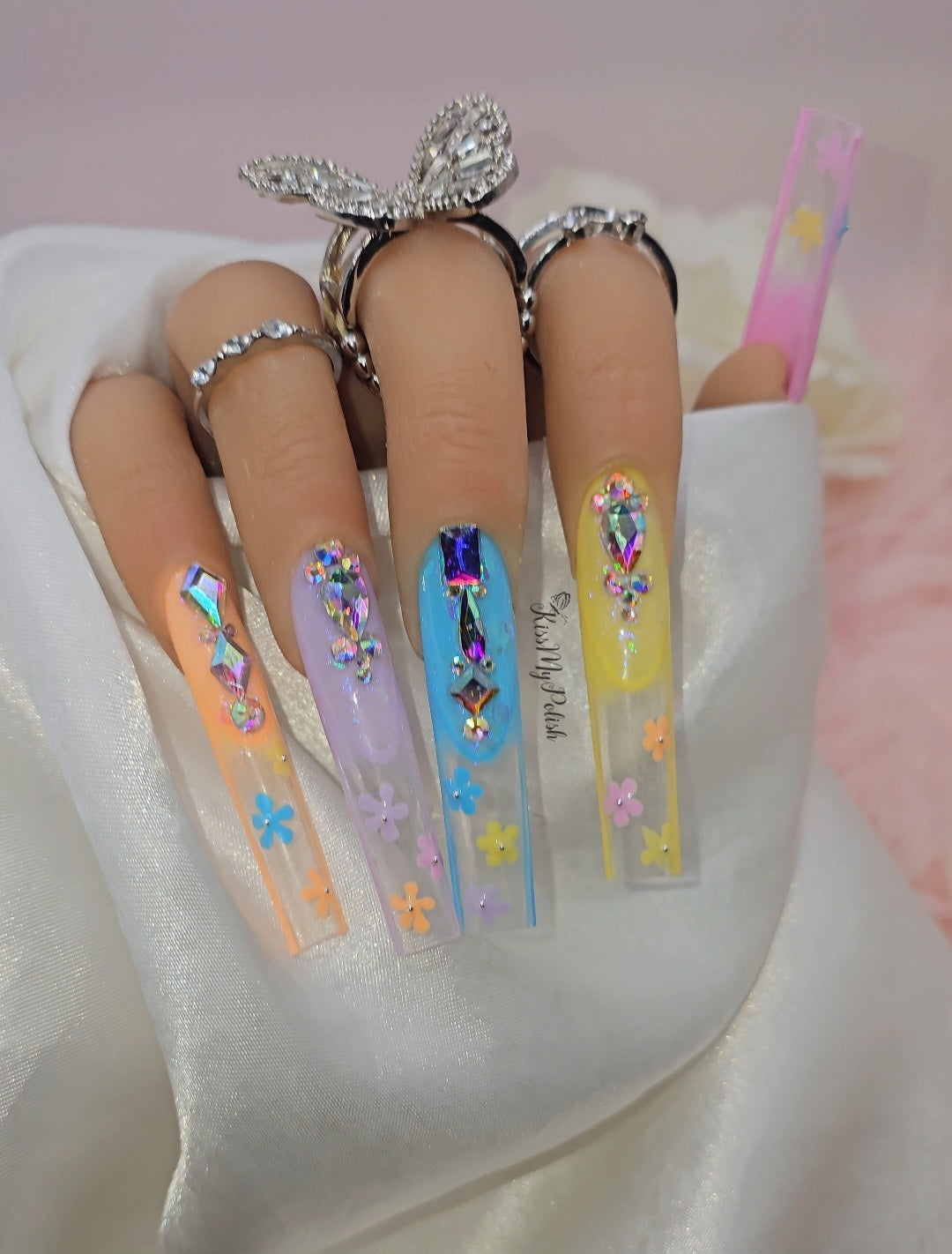 Get trendy with Pastel Beauty - press on nails available at Kiss My Polish.