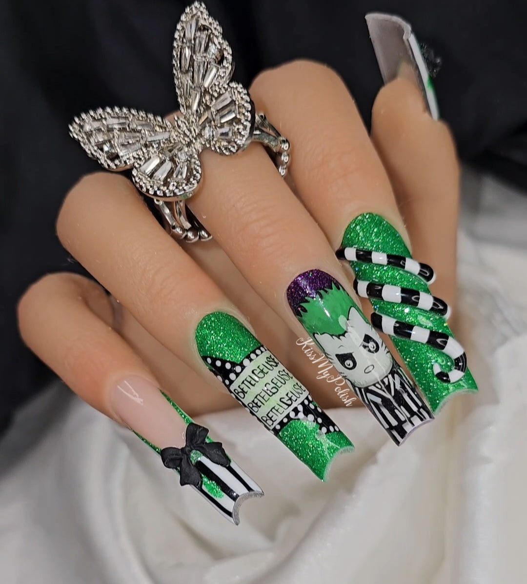 Get trendy with Beetle Kitty - press on nails available at Kiss My Polish.