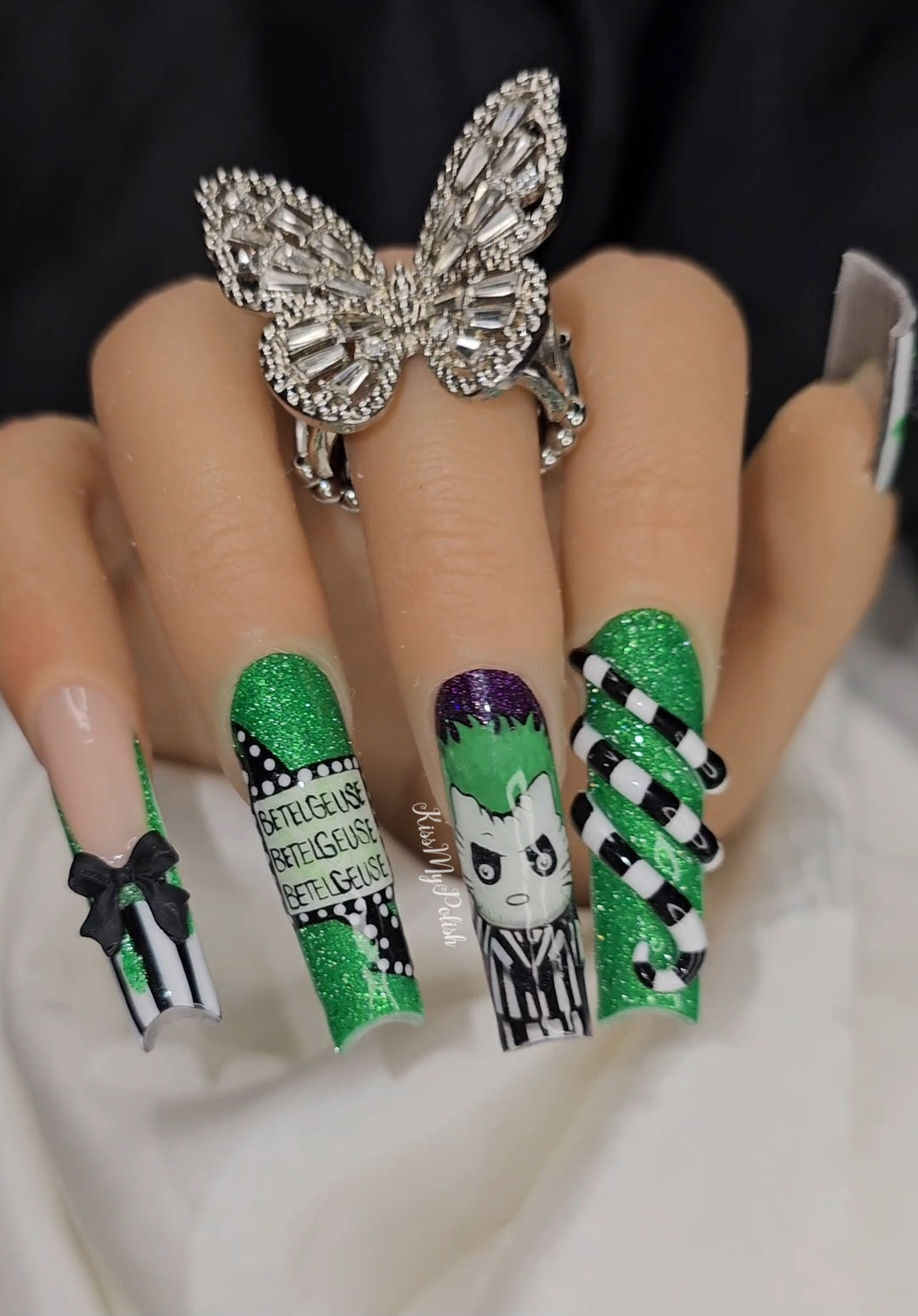 Get trendy with Beetle Kitty - press on nails available at Kiss My Polish.