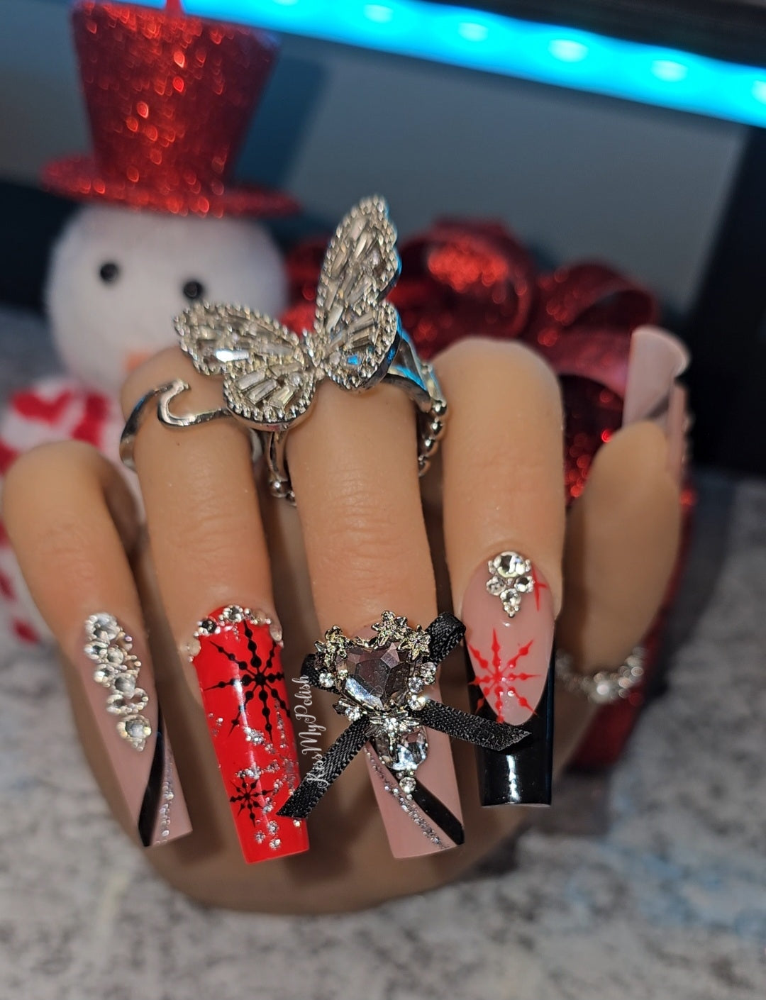 Get trendy with Snowflake Glam - press on nails available at Kiss My Polish.