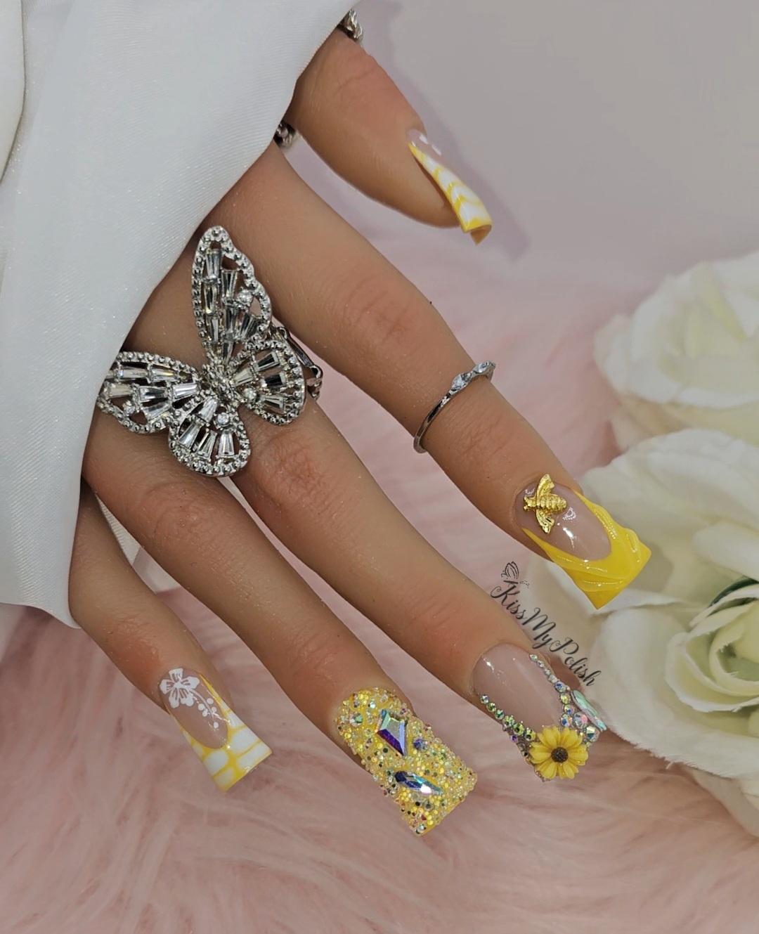 Get trendy with Sunshine Glam - press on nails available at Kiss My Polish.